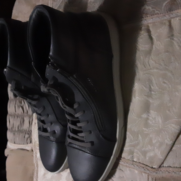 Shoes - Picture 2 of 3